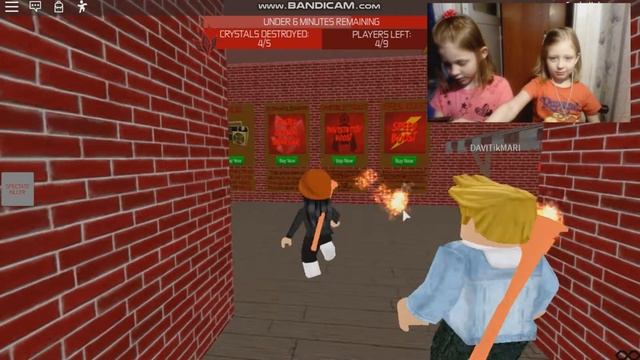 СКОРЕЕ БЕЖИМ ОТ ДЕВОЧКИ В КРАСНОМ ПЛАТЬЕ | ИГРЕМ В ROBLOX В РЕЖИМ SURVIVE THE RED DRESS GIRL смотреть онлайн