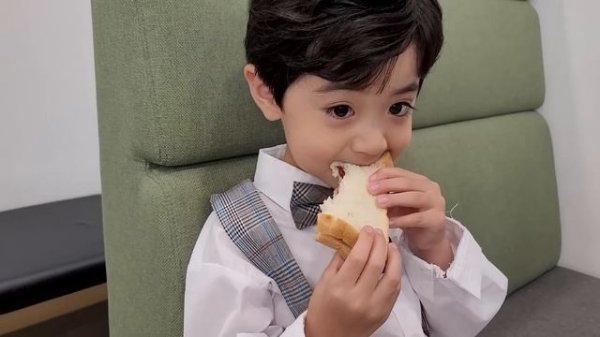 (sub) EBS 딩동댕 유치원 출근로그! ? (Rowoon went to the EBS broadcasting station in Korea? )