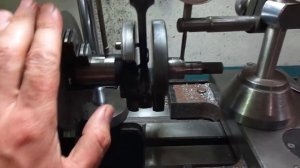 Центровка коленвала после сборки.