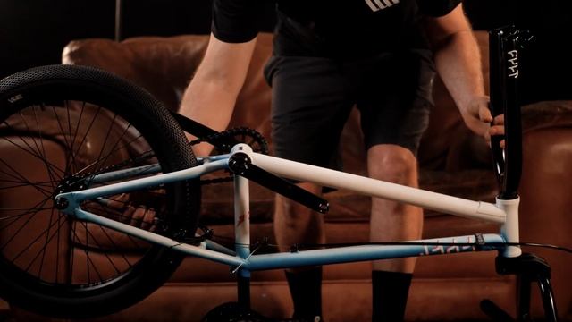 How to Build a BMX Bike From a Box in 5 minutes смотреть онлайн