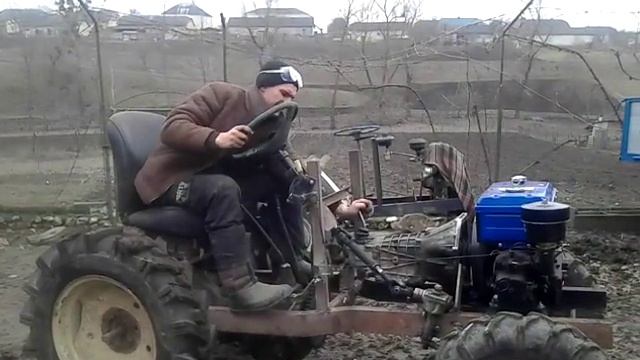 перший виїзд нового трактора) смотреть онлайн
