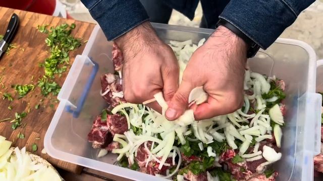 ЭТО ЧИСТО КЛАССИЧЕСКИЙ СПОСОБ ПРИГОТОВЛЕНИЯ МЯСА ! ШАШЛЫК В ГОРАХ КАВКАЗА #рецепт #мясо #шашлык смотреть онлайн