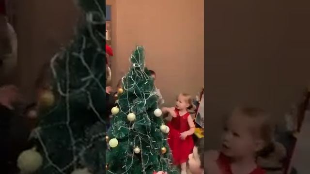 Дед Мороз и Снегурочка в гостях у ребят! Мурманск смотреть онлайн