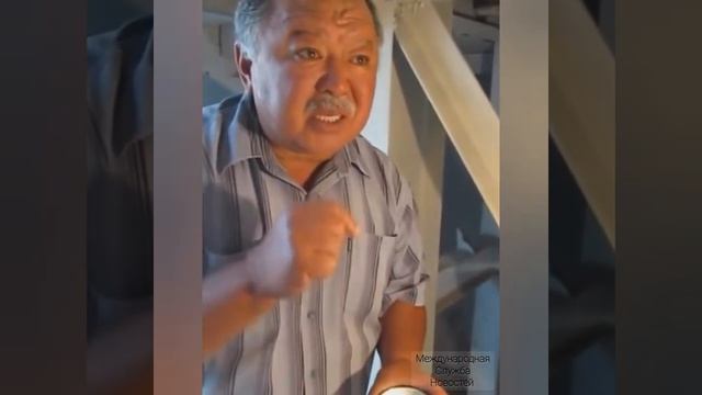 Директор АО «Хайдарканский ртутный комбинат» Толубай Салиев пьёт ртуть! смотреть онлайн