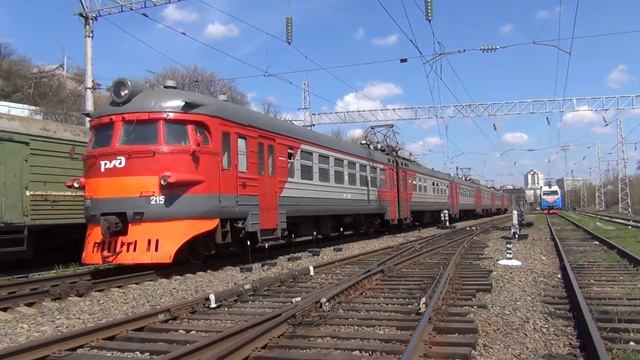 Электропоезд ЭР9П-К-215 смотреть онлайн