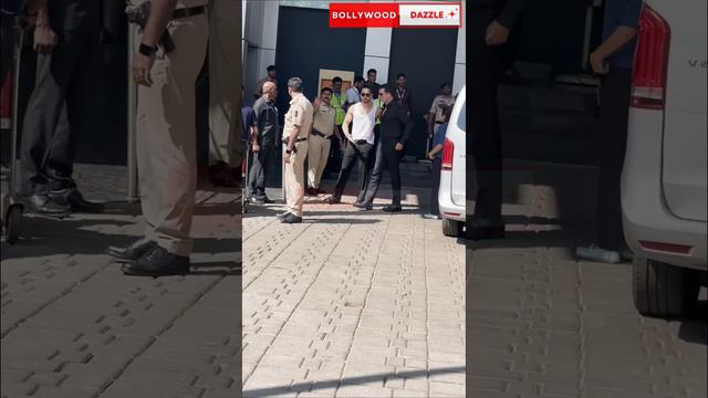 #Akshay Kumar Tiger Shroff at Kalina airport #akshaykumar #tigershroff #bollywooddazzle смотреть онлайн