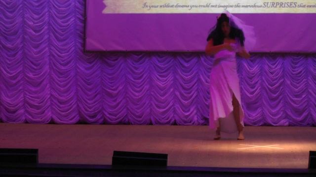 Magic Kingdom 2015 Одиночные танцы Эмили смотреть онлайн