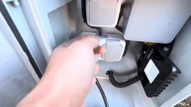 Зарядная Станция для ЭЛЕКТРОМОБИЛЯ у себя дома! смотреть онлайн