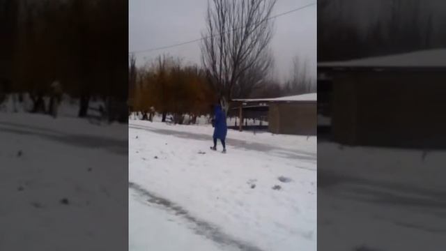 Летом в валенках а зимой в кедах смотреть онлайн