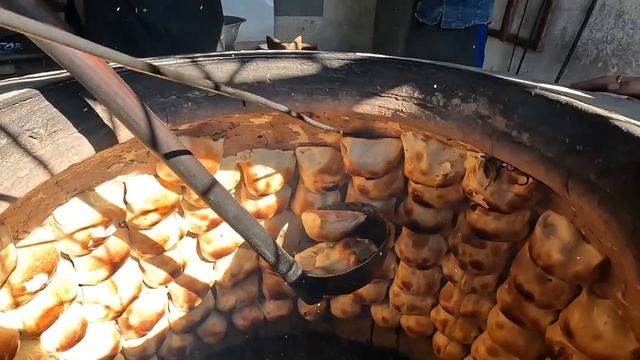 Самая вкусная и дешёвая сама в Таджикистане! не успевает остыть уже покупают