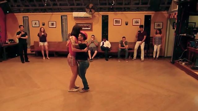 Robbie & Sarita - 1st Fridays Kizomba Workshop Demo смотреть онлайн