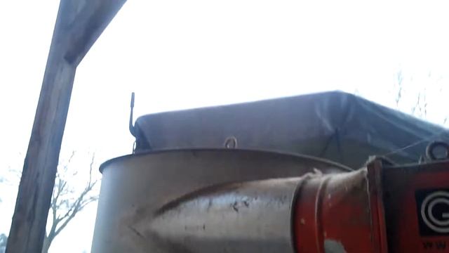 Завантаження зерна в Силоса