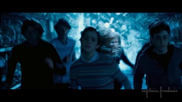 Гермиона Грейнджер - Моя ладонь превратилась в кулак смотреть онлайн