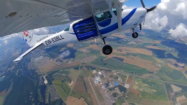 Самый высокий полет. Самолет Cessna-206. Вид с крыла. Максимальная высота 3700м #ВАСЬКАПИЛОТ #Cessn смотреть онлайн