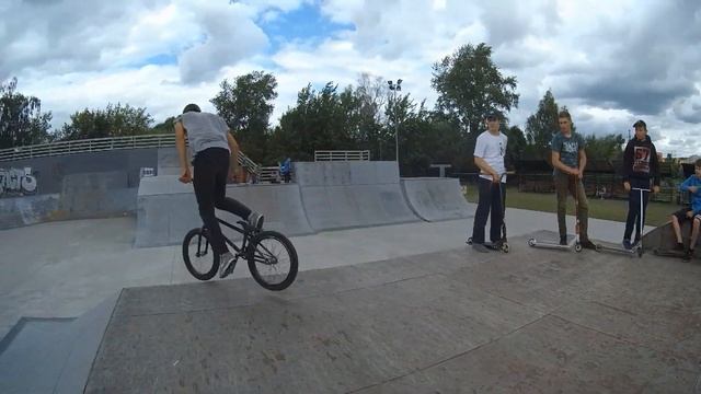 random bmx tricks - Кирилл Машков в скейтпарке Алтуфьево смотреть онлайн
