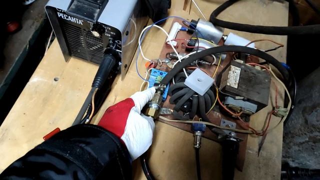 TIG СВАРКА СВОИМИ РУКАМИ: ОПАСЕН ЛИ ОСЦИЛЛЯТОР???? смотреть онлайн