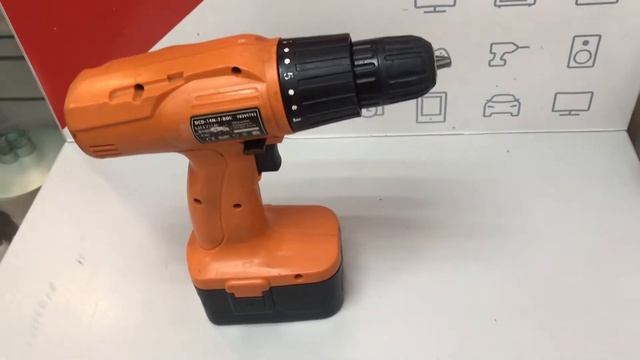 Дрель Шуруповерт DeFort DCD