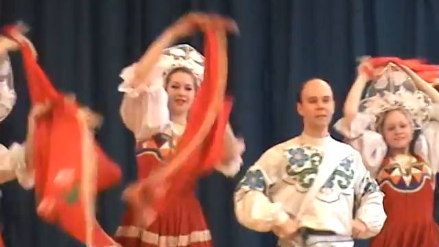 Заслуженный ансамбль танца Украины Днiпро. 2011г. Русский танец с платками. смотреть онлайн