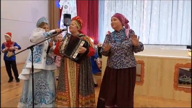 Отжигают. Русское общество. Поле чудес. Поет Валентина Клюшина. Танцуют все! смотреть онлайн