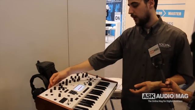 MODAL 001 Synthesizer Demonstration смотреть онлайн