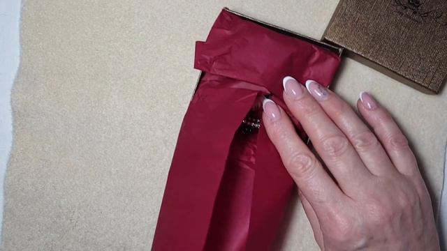 Упаковываю посылку. смотреть онлайн