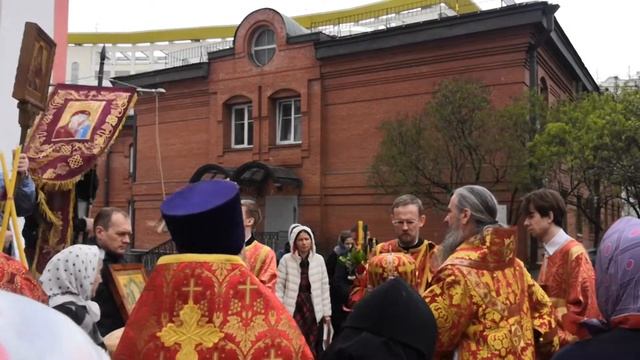 Крестный ход в Светлый Вторник 2021. Чтение Евангелия (Ин.20:19-23) смотреть онлайн