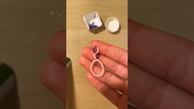 Туториал на кольцо(идея не моя)#бисер #бисероплетение #бисерныеукрашения #кольцаизбисера смотреть онлайн