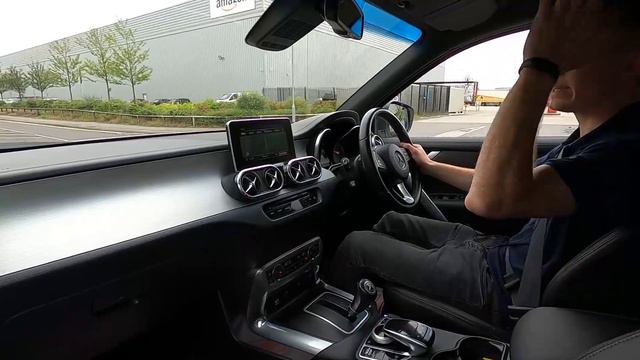 MERCEDES-BENZ X-CLASS EU68 YVY Walkaround & Drive