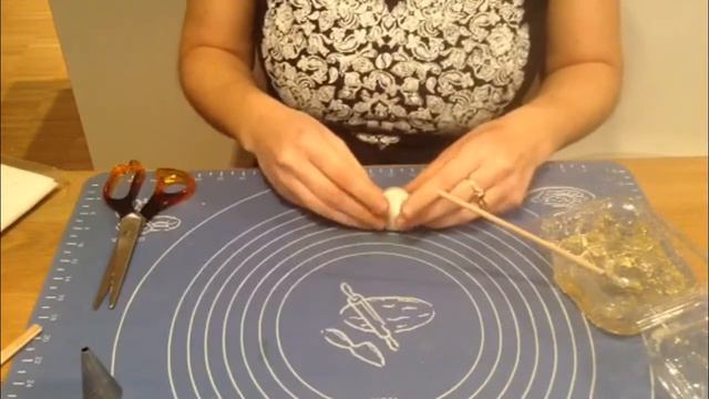 How to make Wafer Paper Ranunculus? смотреть онлайн