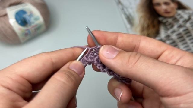 Удивительная находка для вязания шапки спицами! Вяжите его без остановки! Объёмный узор спицами смотреть онлайн