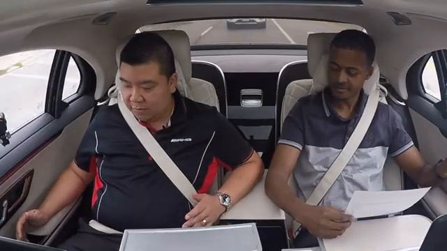 Mercedes-Benz S 580 Rear Seats Tour - Full Review Interior смотреть онлайн