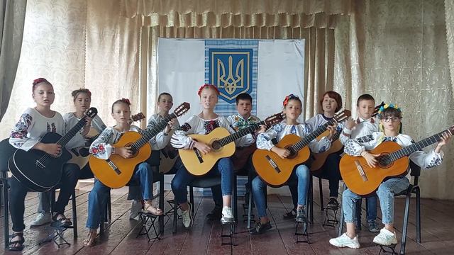 "ОЙ У ЛУЗІ ЧЕРВОНА КАЛИНА" - ансамбль "ДЗВІНОЧКИ" смотреть онлайн