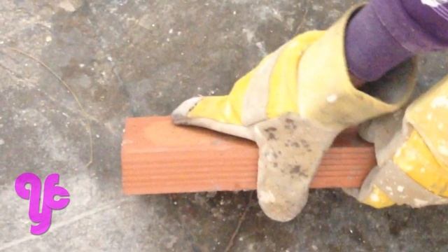 ? Truco! partir un ladrillo hueco de un golpe en partes planas