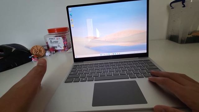 Surface Laptop Go (1 Month Detailed Review) смотреть онлайн