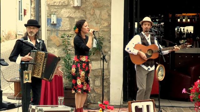 Blowing In The Wind | Bob Dylan cover by De Colores смотреть онлайн