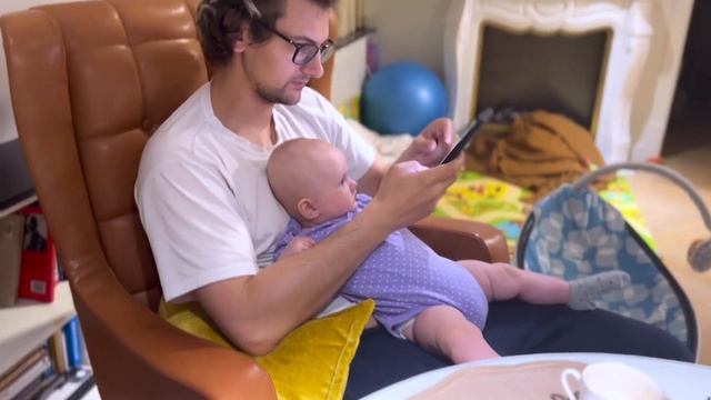 РАЗВИТИЕ РЕБЕНКА в 5 МЕСЯЦЕВ физическое и эмоциональное | Что умеет ребенок в 4-5 месяцев смотреть онлайн