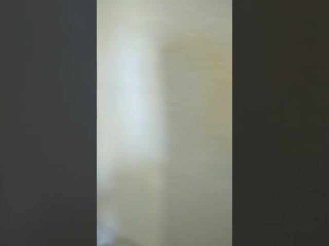 жидкие обои. желтые пятна на жидких обоях