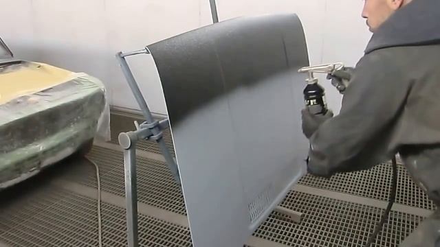 Этапы нанесения покрытия / покраски U-Pol Raptor - 3. Нанесение черного Раптора смотреть онлайн