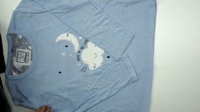 Мешок № 218104 Одежда для дома и сна, Крем. Австрия Арт 3082. Вес 29,8 кг. Кол-во 150 шт