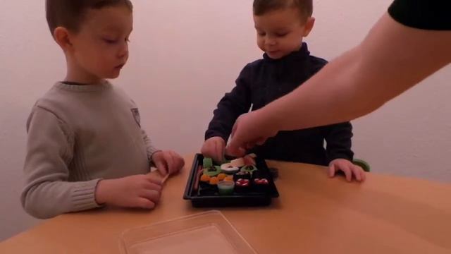 Super Tim, кушает Слaдкие Зущи, Super Tim, isst, aus Süßigkeiten Sushi смотреть онлайн