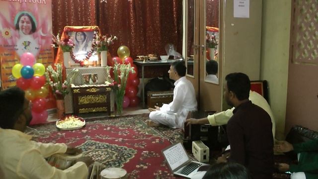 "Omkar Pradhan Roop Ganesha che" - sahaja yoga bhajan (marathi) смотреть онлайн