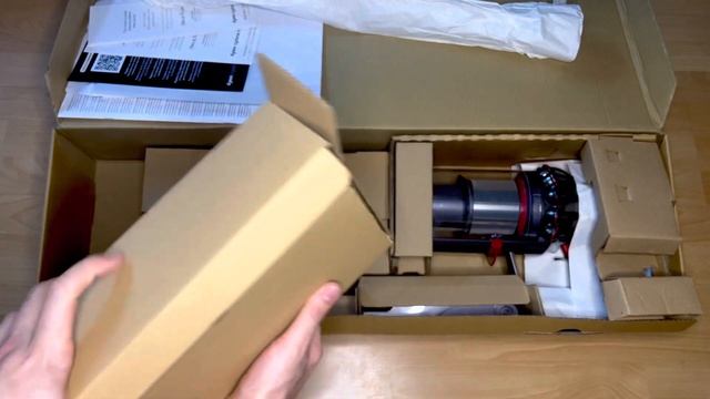 Dyson Cyclone V10 Absolute. Распаковка и комплектация смотреть онлайн