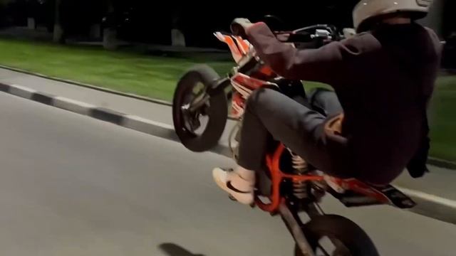 ЛЮТЫЙ СТАНТ НА ПИТБАЙКАХ!!! смотреть онлайн