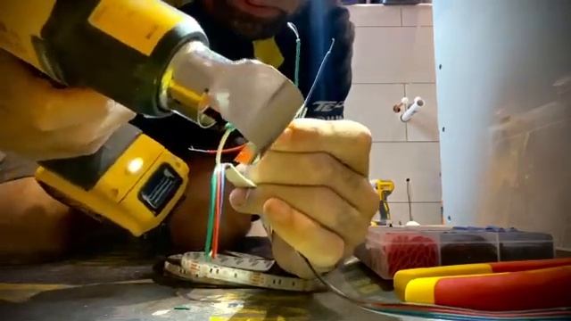 DeWalt DCE530 Cordless heat gun смотреть онлайн