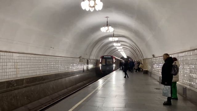 Прибытие 81-775/776/777 «Москва-2020» на станцию «Таганская» КолЛ смотреть онлайн