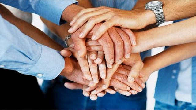 какой сегодня праздник? \ 5 сентября \ праздник каждый день \ праздник к нам приходит \ есть повод смотреть онлайн