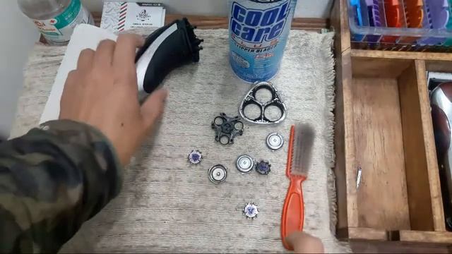 Limpiar, Desinfectar Y Lubricar Afeitadora Philips смотреть онлайн