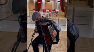 Вадик Тланстанкулов-Миллион алых роз
