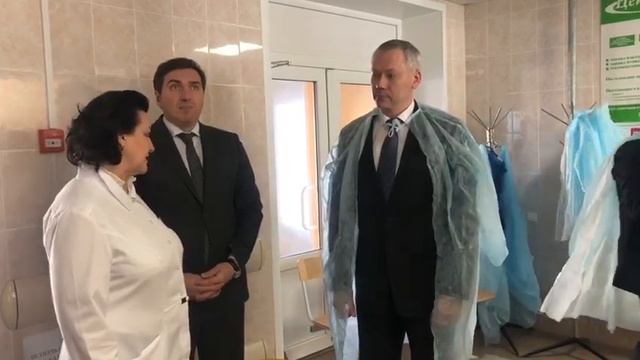 Андрей Травников проверил ремонт в детской поликлинике Бердска смотреть онлайн
