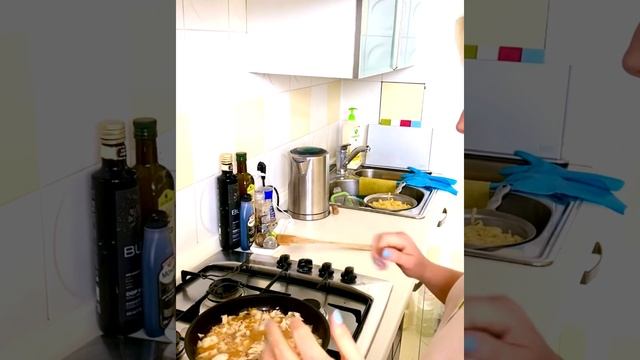 Паста с рыбой и кальвадосом Pere Magloire в исполнении Оксаны Довжук смотреть онлайн